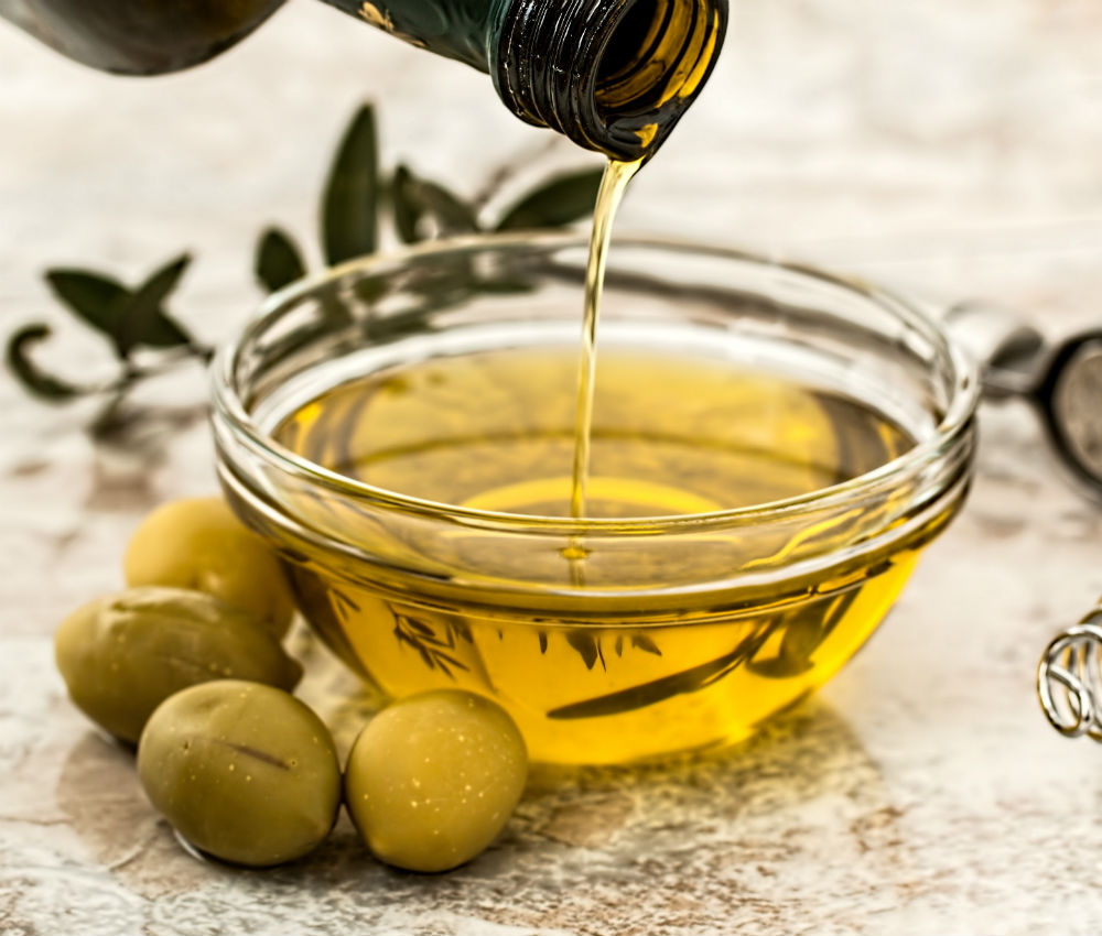 El aceite de oliva es versátil y saludable.