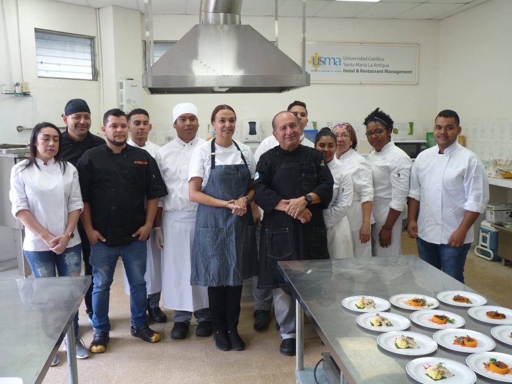 Grupo que representará a Panamá en la  la Feria de Gastronómica Xantar 2019,