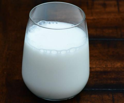 La leche contiene muchas proteínas